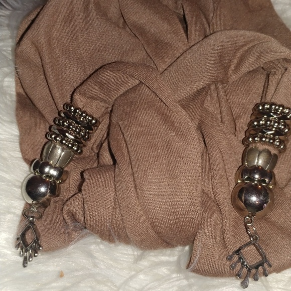 Brown polyester jeweled scarf - Picture 4 of 4